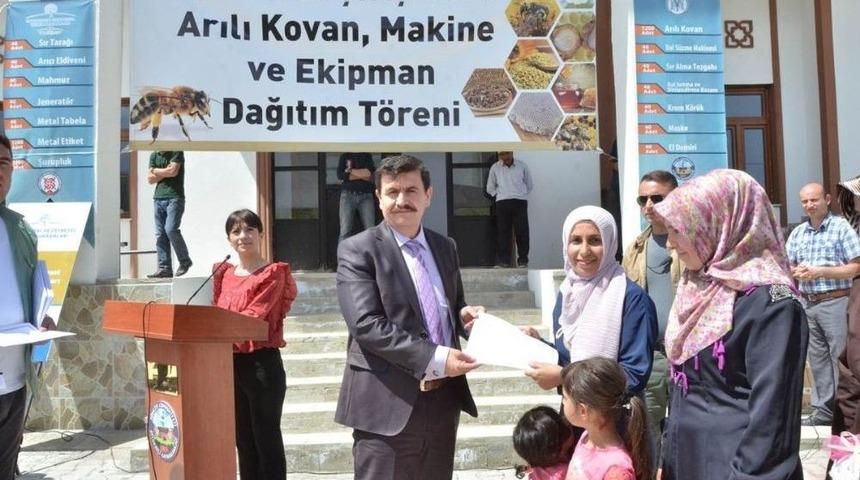 Erzincan’da 40 Çiftçiye 40 Kovan