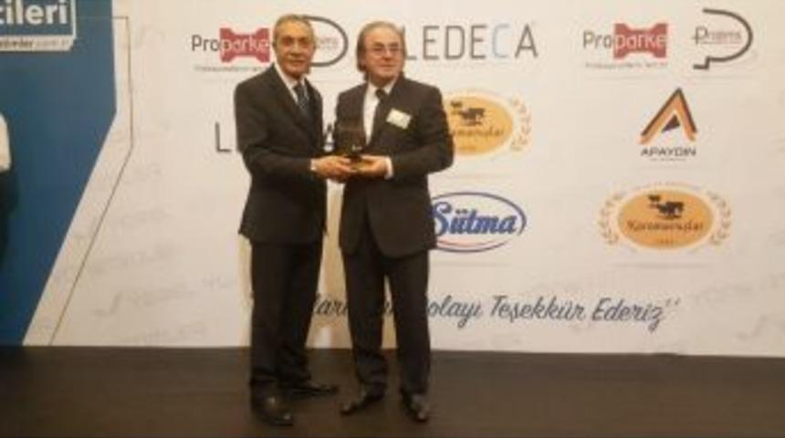 Başkan &Ouml;zdemir Yılın Başarılı Belediye Başkanı Se&ccedil;ildi