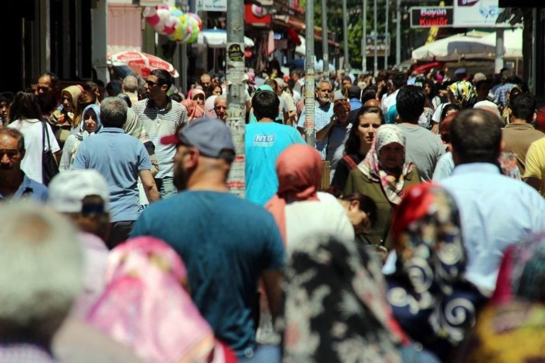 &Ccedil;arşı-pazarda Bayram Hareketliliği