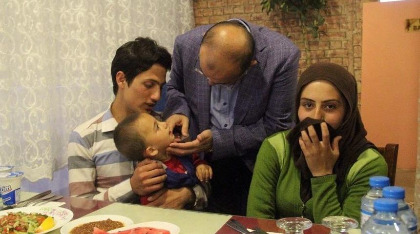 Vali İsmail Ustaoğlu, Suriyeli Sığınmacılarla İftarda Buluştu