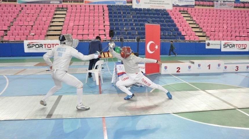 Eskrim T&uuml;rkiye Şampiyonası B&uuml;y&uuml;k Erkekler M&uuml;sabakalarıyla Sona Erdi