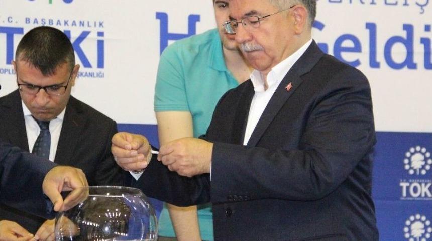 Sivas&rsquo;ta Toki Konutlarının Kuraları &Ccedil;ekildi