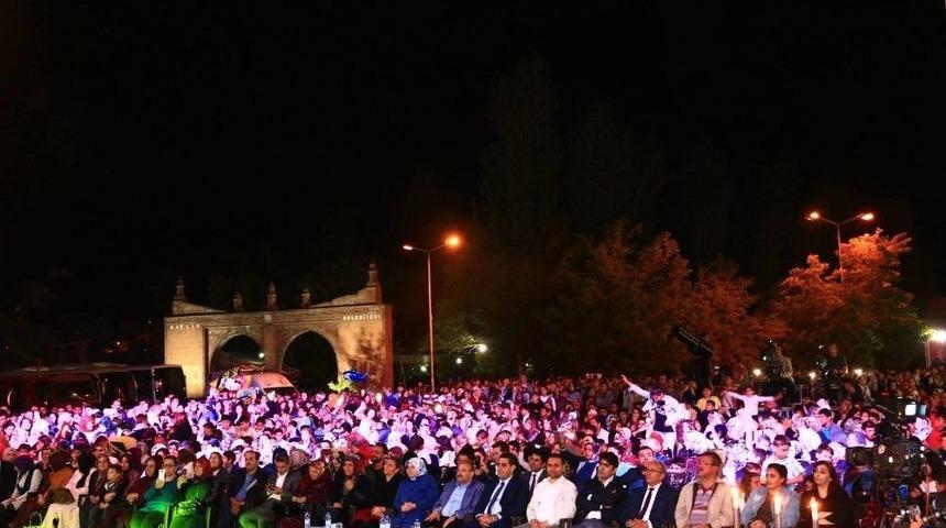 Berdan Mardini Bitlis&rsquo;te Konser Verdi