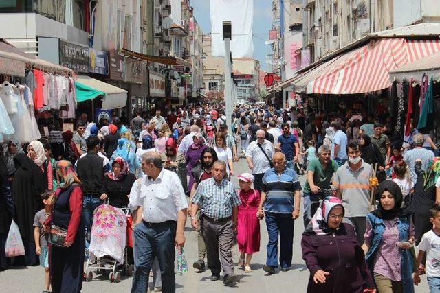 Sakarya’da Bayramlık Şekerler Tezgahtaki Yerini Aldı