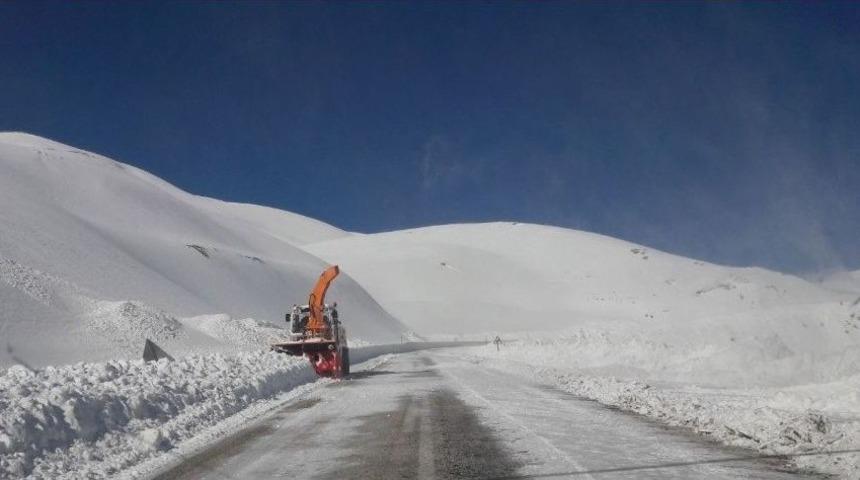 Van-bah&ccedil;esaray Karayolu Ulaşıma A&ccedil;ıldı