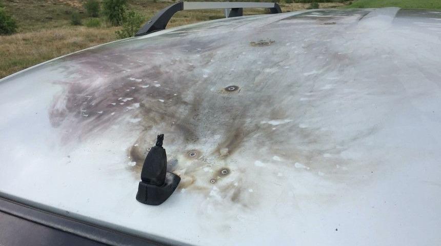 Yıldırım Aracın &Uuml;zerine D&uuml;şt&uuml;