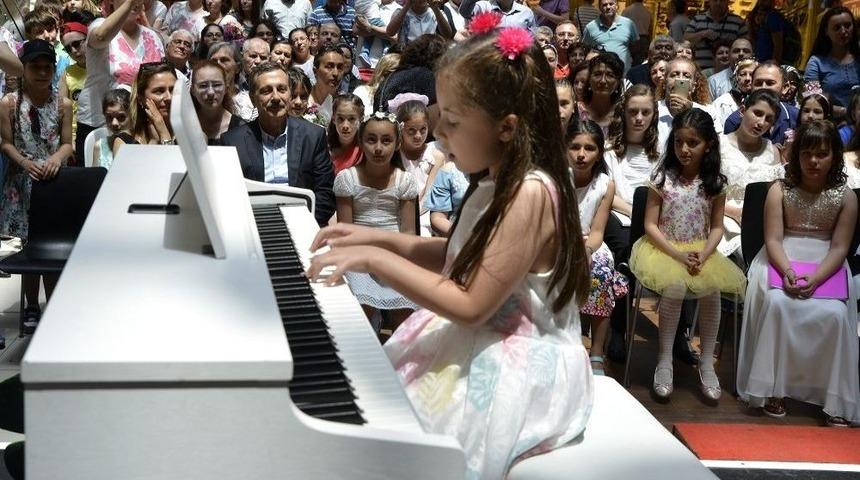 Piyanistliğe İlk Adımı Attılar
