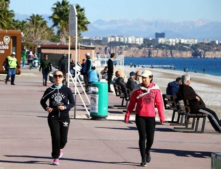 Antalya Zirvesinde Kar, Sahilde Deniz Keyfi G5