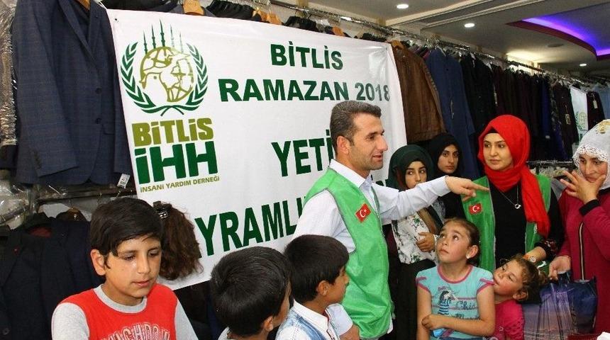 Hizan’daki Yetim Çocuklara Bayramlık Kıyafet