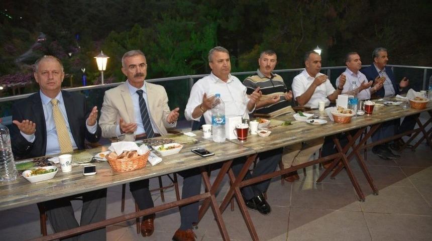 Başkan Çerçi Protokol Üyelerini İftarda Ağırladı