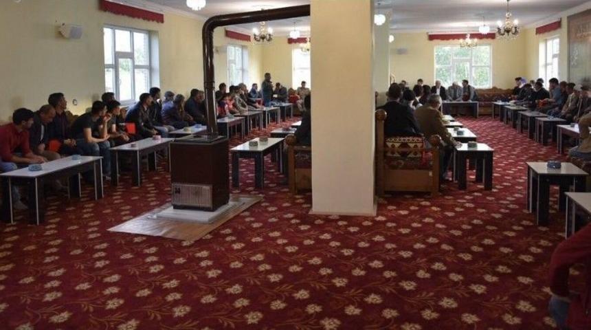 Vali Elban, Doğubayazıt&rsquo;ta Vatandaşlarla İftar Yaptı