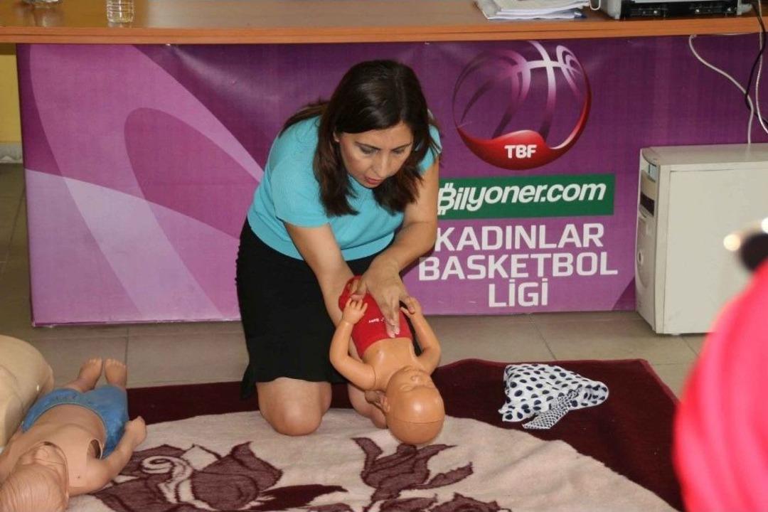 Spor İl M&uuml;d&uuml;rl&uuml;ğ&uuml; Personeline &rsquo;temel İlk Yardım Eğitimi&rsquo; Verildi