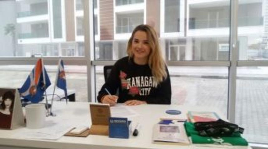 Lara Yavaş Bornova Becker&rsquo;e İmza Attı