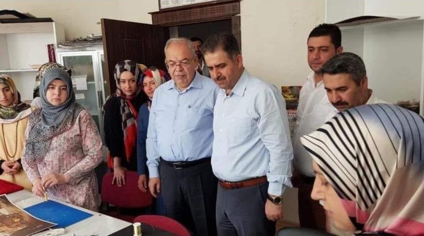 Milletvekili Halil Fırat Kadın Ve Gen&ccedil;lik Merkezi Kursiyerleriyle Bir Araya Geldi