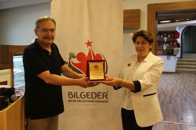 Bilgeder Üyesi Akademisyen İftarda Buluştu