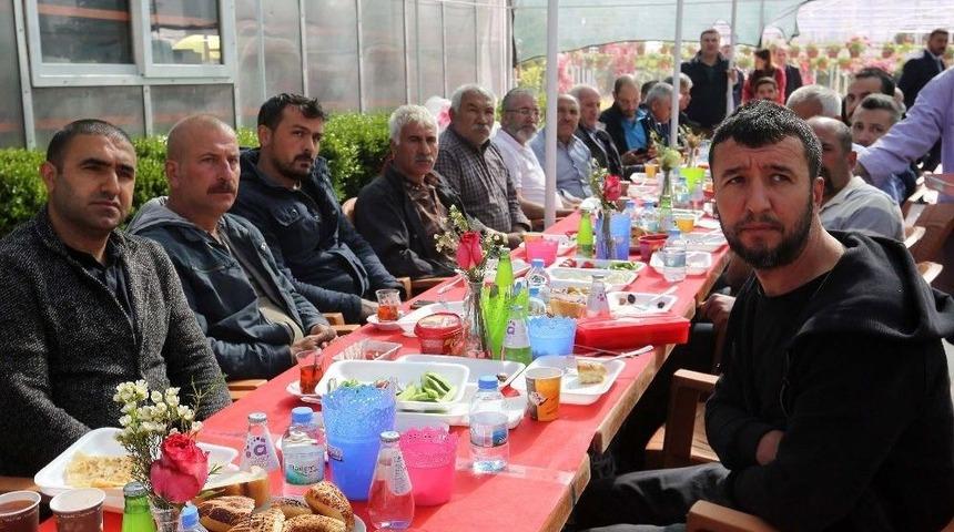 &Ccedil;i&ccedil;ek&ccedil;iler Başkan Yaşar&rsquo;ı Ağırladı