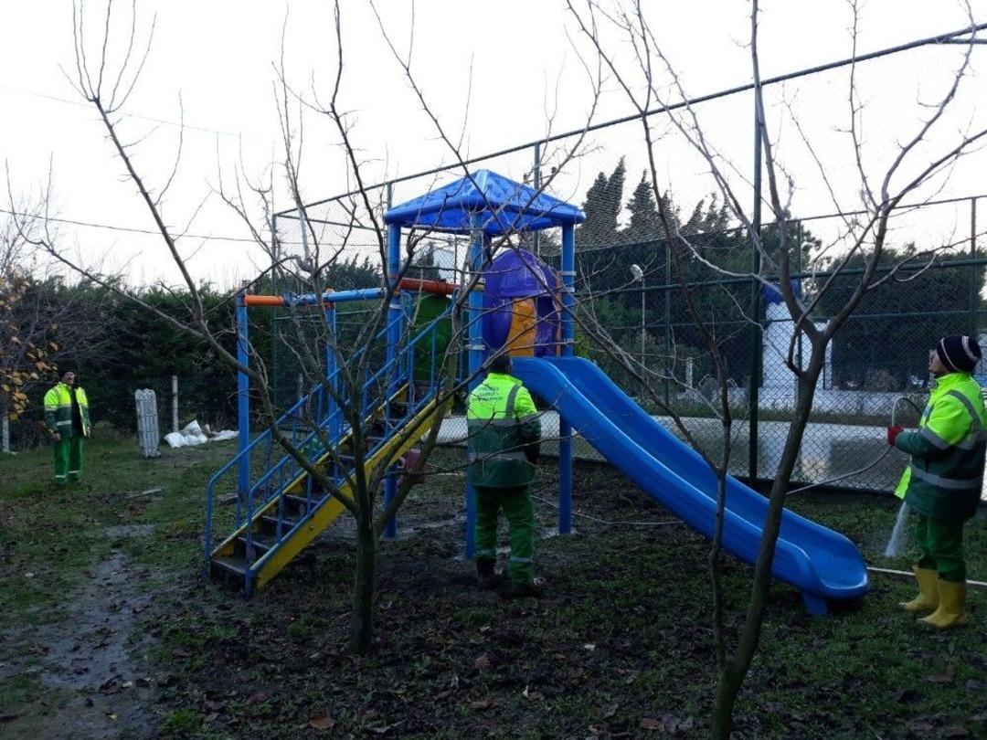 B&uuml;y&uuml;k&ccedil;ekmece&rsquo;nin Park Ve Bah&ccedil;elerine Bakım