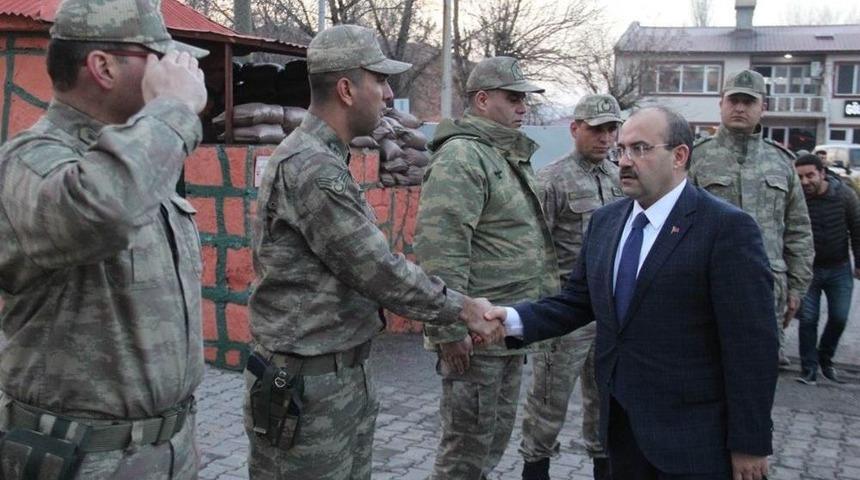 Komandolar Dualarla Suriye&rsquo;ye Uğurlandı