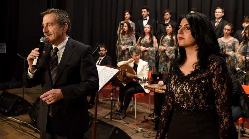 Başkan Ata&ccedil; Tsm Gen&ccedil;lik Korosu&rsquo;na Eşlik Etti