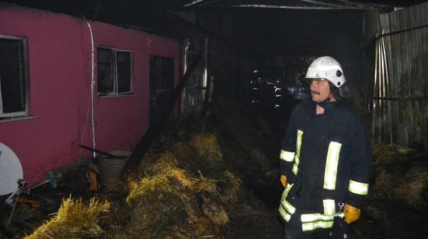 Burdur&rsquo;da Ev Ve Samanlık Yandı