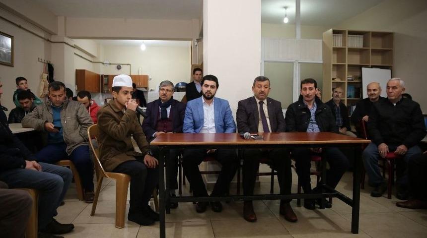 Başkan Karabacak Gen&ccedil;lerle Buluştu