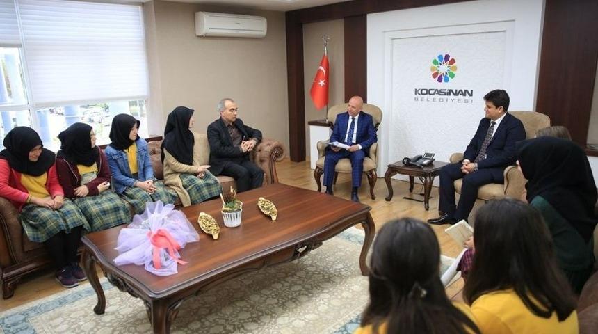 Kocasinanlı &Ouml;ğrencilerden &Ouml;rnek Davranış