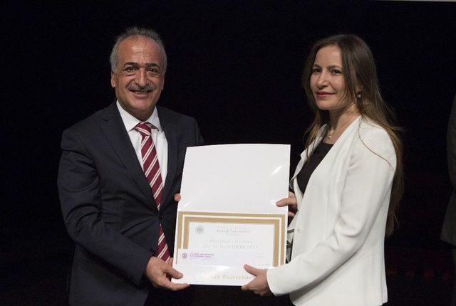 Atat&uuml;rk &Uuml;niversitesi Bilimsel Teşvik &Ouml;d&uuml;lleri Ve Akademik Giysi T&ouml;reni Ger&ccedil;ekleşti 3