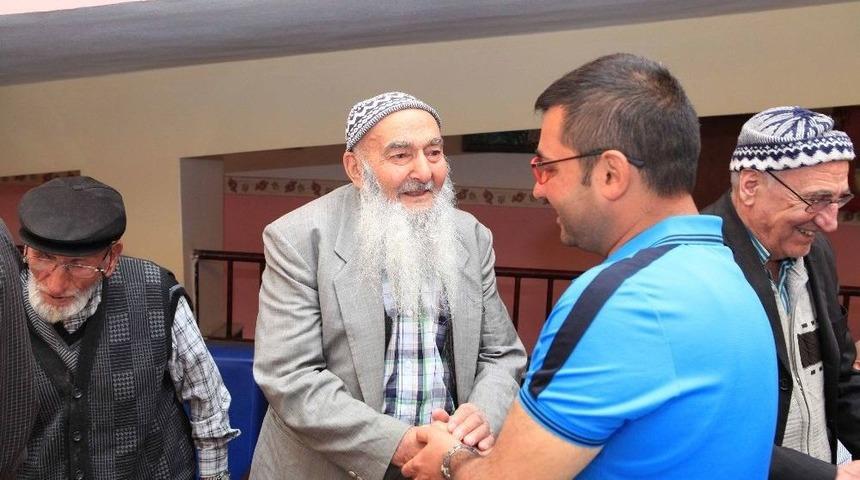 Vatmanlardan Huzurevine Anlamlı Ziyaret