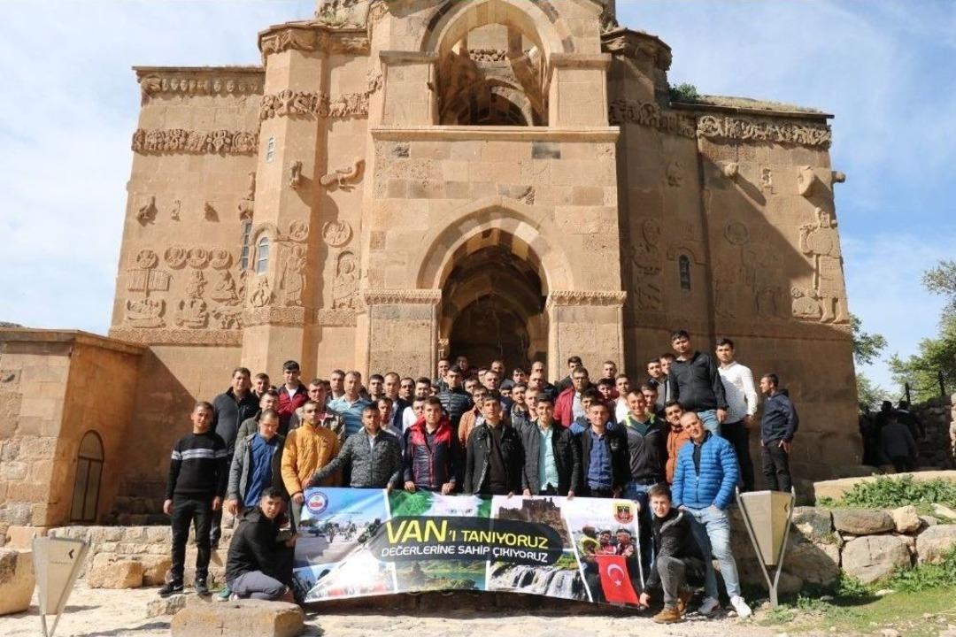 Mehmet&ccedil;ik&rsquo;e Van&rsquo;ın Tarihi Ve K&uuml;lt&uuml;rel Değerleri Tanıtılıyor
