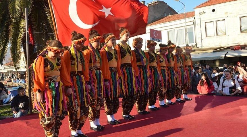 Yurt Dışından 107 &Ouml;ğrenci 23 Nisan&rsquo;da Fo&ccedil;a&rsquo;da