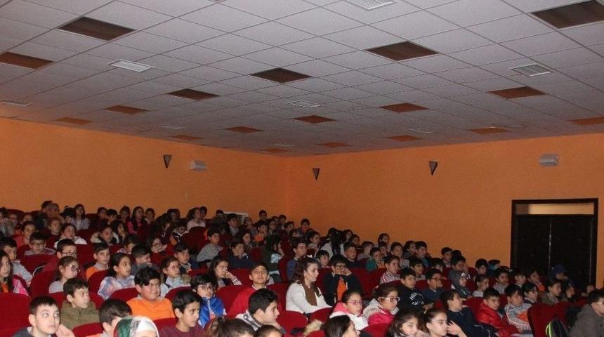 Ak&ccedil;akocalı &Ouml;ğrenciler Bilal Filmiyle Buluşuyor