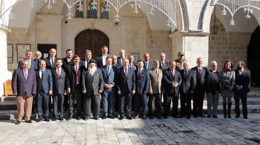 Hatay Protokolü Hristiyan Vatandaşların Noel’ini Kutladı