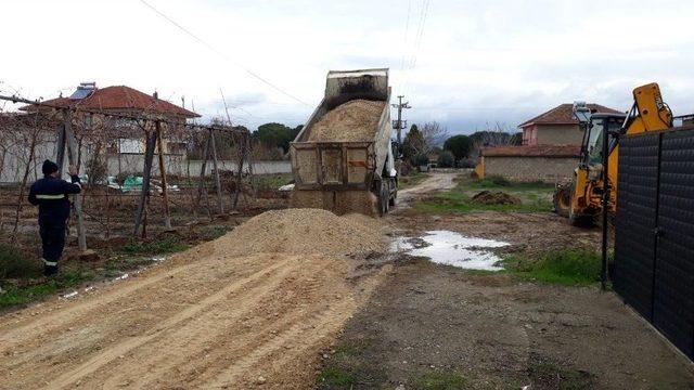 Alaşehir Belediyesi Mahallelerdeki Çalışmalarını Sürdürüyor