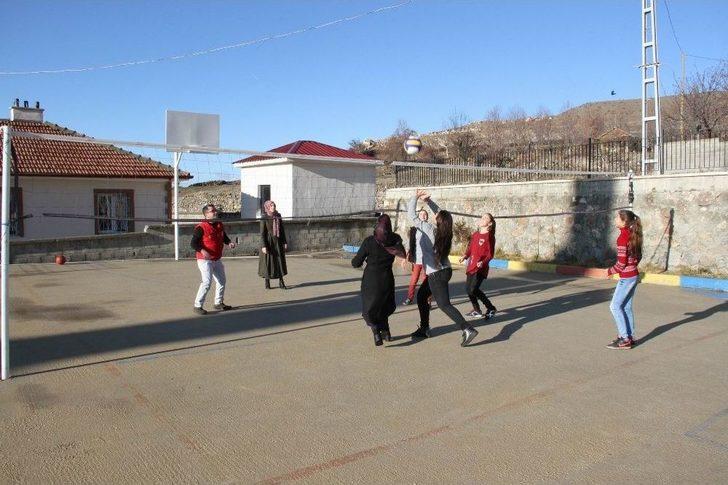 Ahıska Türkü Çocuklar Mobil Gençlik Merkezi İle Doyasıya Eğlendi G2