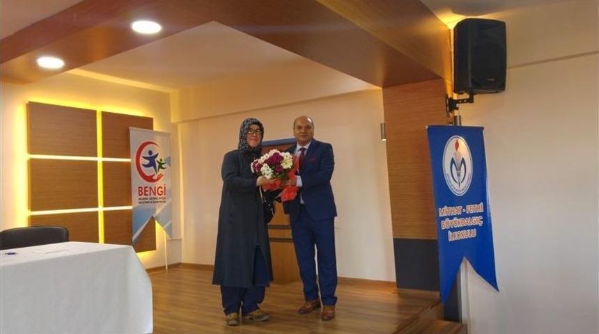 &Ouml;ğretmen, &Ouml;ğrenci Ve Veliler &Uuml;nl&uuml; Yazarlarla Buluşmaya Devam Ediyor