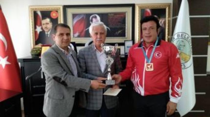 Balkan Şampiyonuna 3 Cumhuriyet Altını