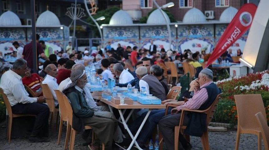 Siirt&rsquo;te 60 Bin Kişiye İftar Verildi