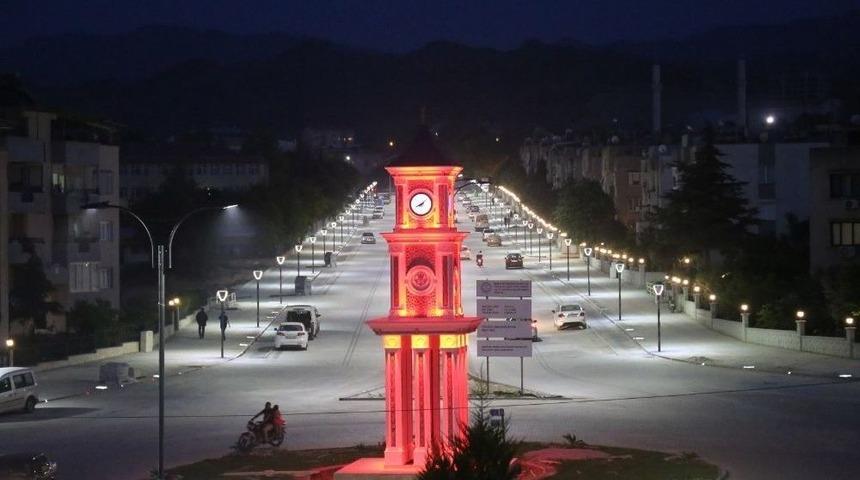 Turgutlu&rsquo;nun Fatih Caddesi Yepyeni Bir Kimliğe B&uuml;r&uuml;nd&uuml;