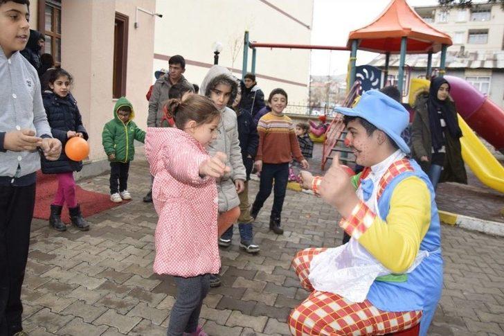 Çocuklar Bilgi Evinde Doyasıya Eğleniyor G1