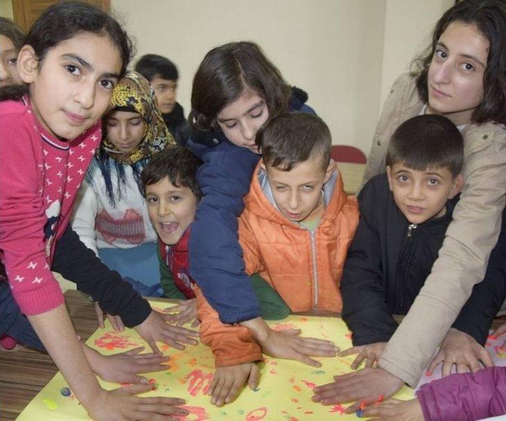 Çocuklar Bilgi Evinde Doyasıya Eğleniyor G3