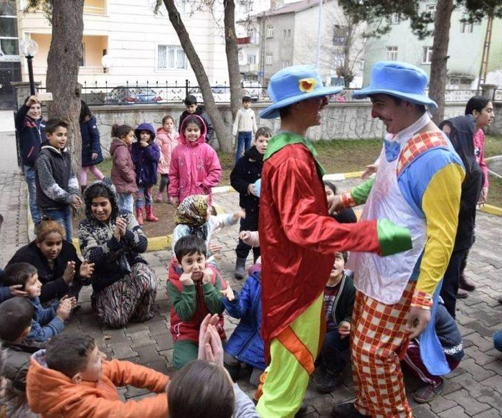 Çocuklar Bilgi Evinde Doyasıya Eğleniyor G5