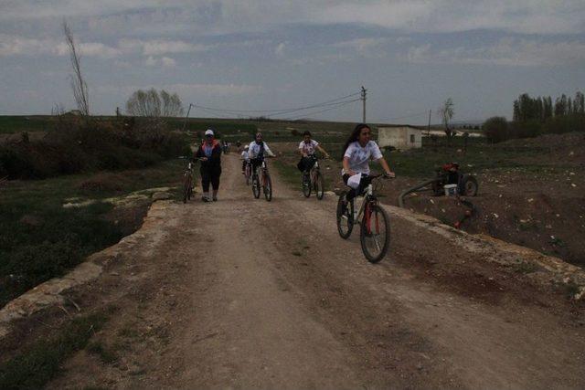 Aslanapa’da Bahar Ve Bisiklet Şenliği