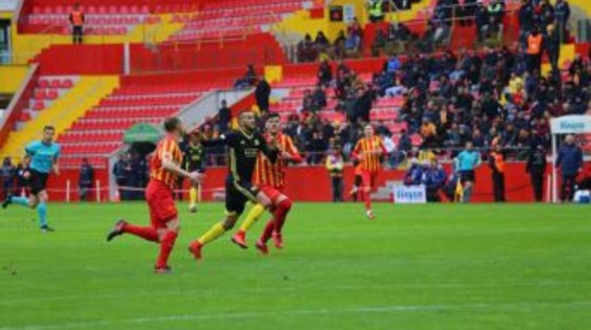 E.yeni Malatyaspor&rsquo;un Golc&uuml;s&uuml; Boutaib&rsquo;ten İlk Yarıda 9 Goll&uuml;k Performans