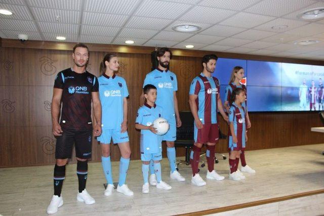 Trabzonspor, Macron İle 3 Yıllık Anlaşma İmzaladı