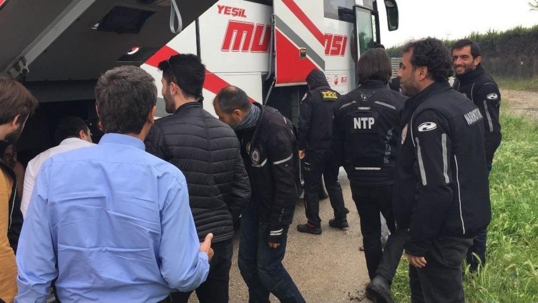 Bursa Terminalinde Hareketli Dakikalar, Polis Kuş U&ccedil;urtmuyor