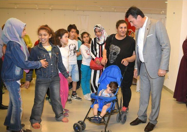 Dündar’dan Çocuklara Bayram Hediyesi G2