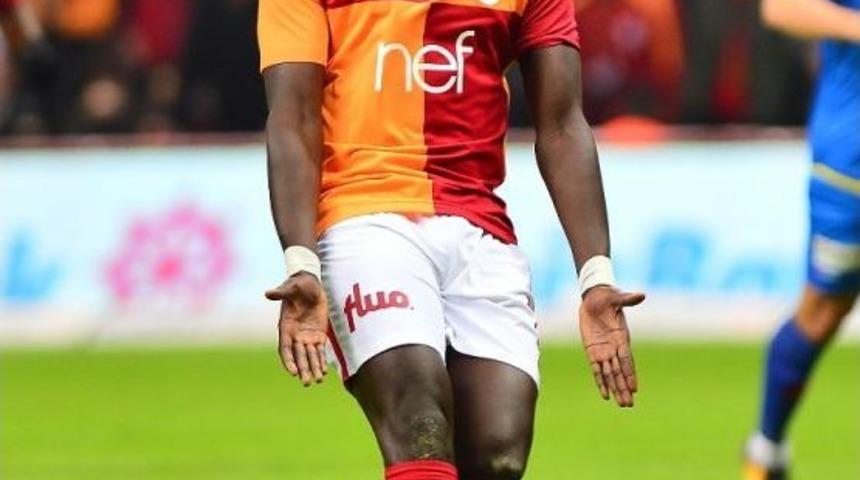 Galatasaray&rsquo;da 6 Futbolcuya İzin