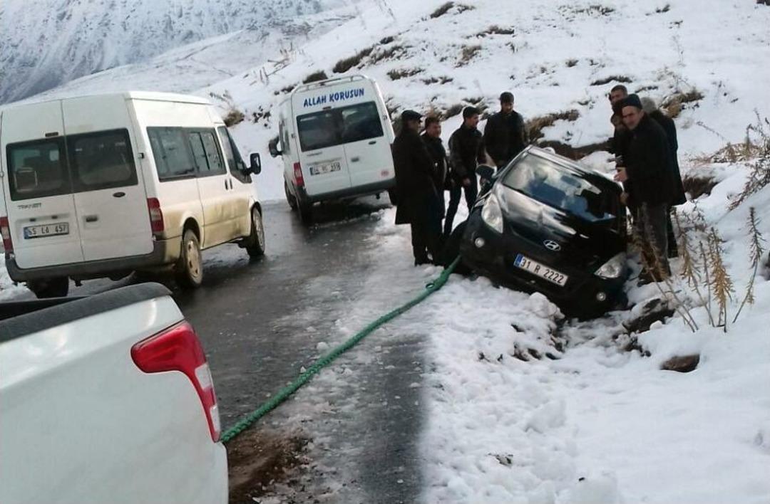 Karda Mahsur Kalanların İmdadına Belediye Yetişti