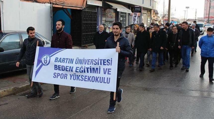 Esnaflar Sağlık İ&ccedil;in Y&uuml;r&uuml;d&uuml;