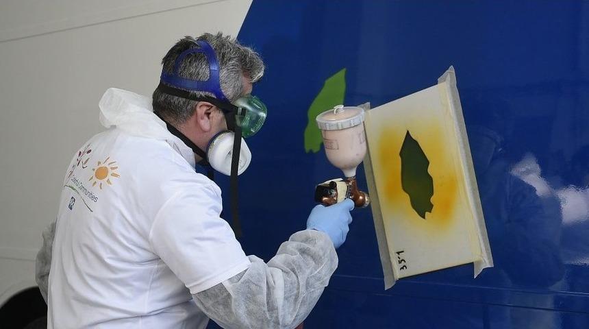 &Ccedil;ocuklar İ&ccedil;in Stem Laboratuvarlı Renkli Otob&uuml;s